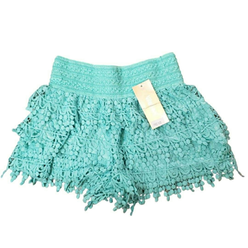 [Small | Medium] Mini Crochet Shorts
